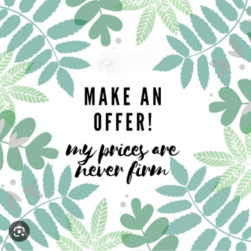 I love offers! Please ask any questions about any items in my closet 💚